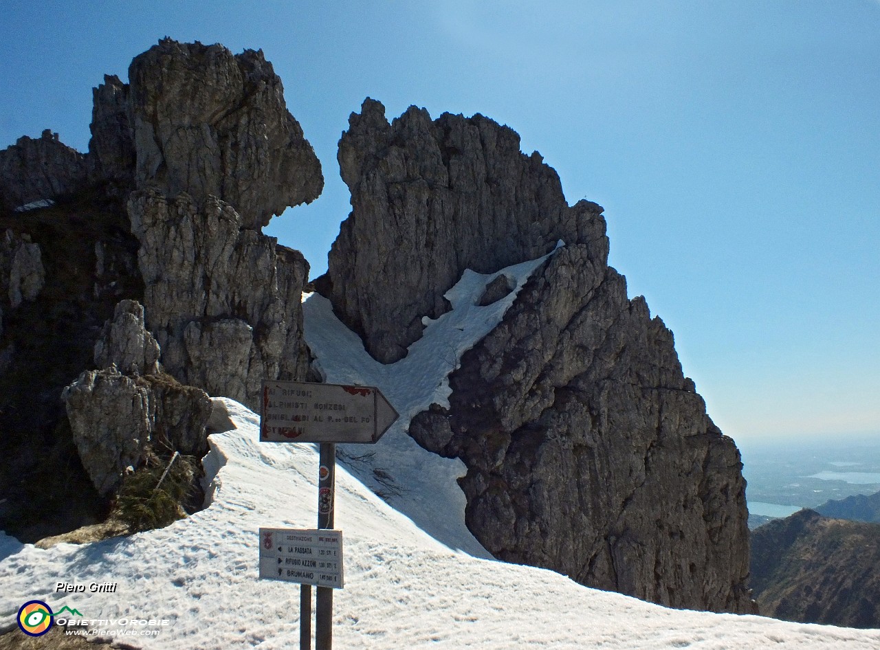 81 a dx x Passo del Foo e Rif. Alp. Monzesi.JPG